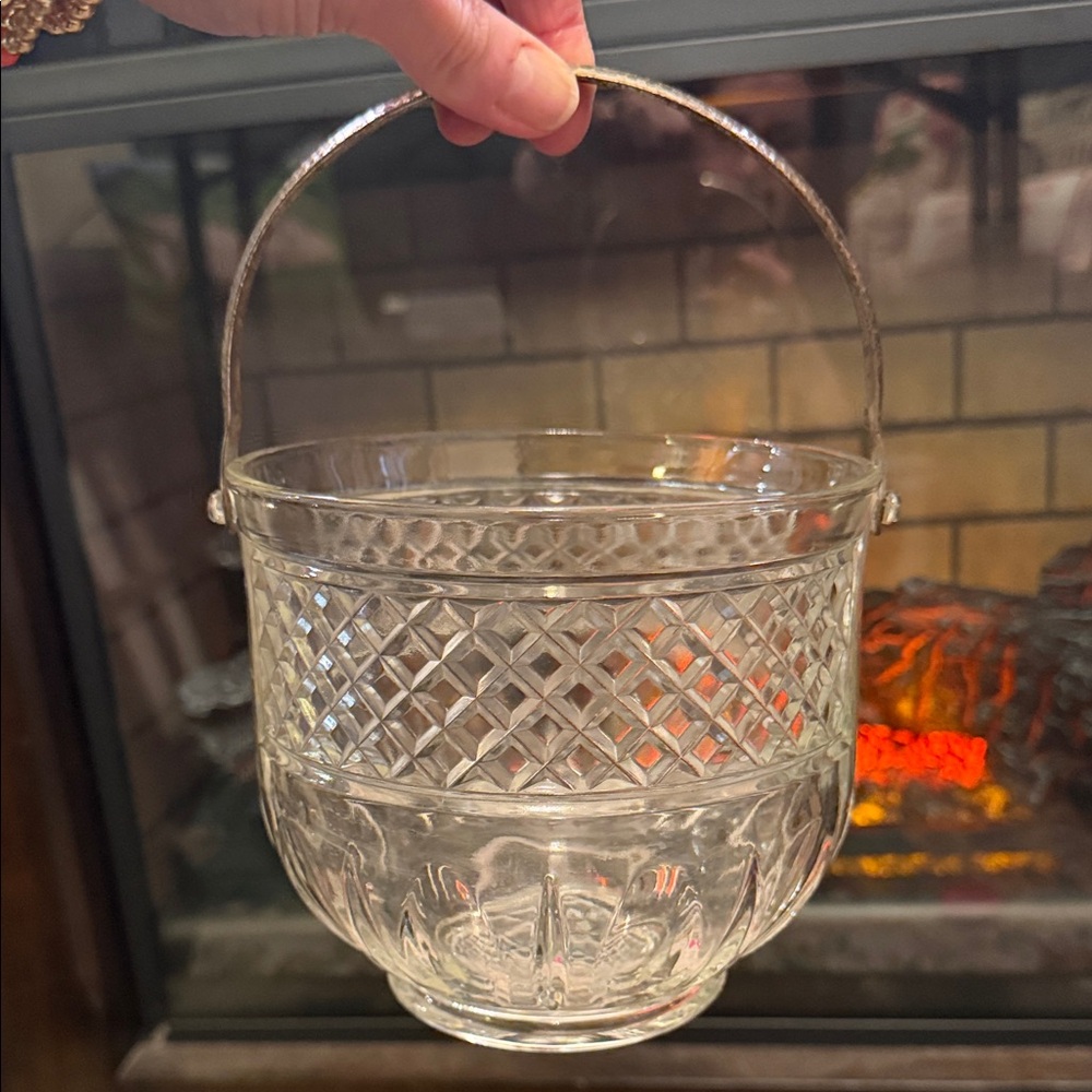 Elegant Glass Basket with Handle 5x6”